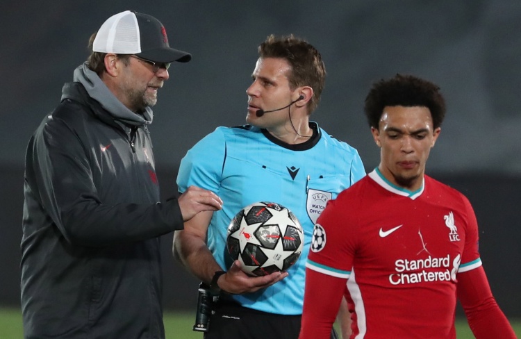 为什么棒球服的竖条纹能减少对手的视觉聚焦