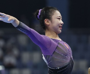 大谷翔平在 2023 年 7 月单日投出完封胜后，在第二场比赛击出双响炮，震惊体育界