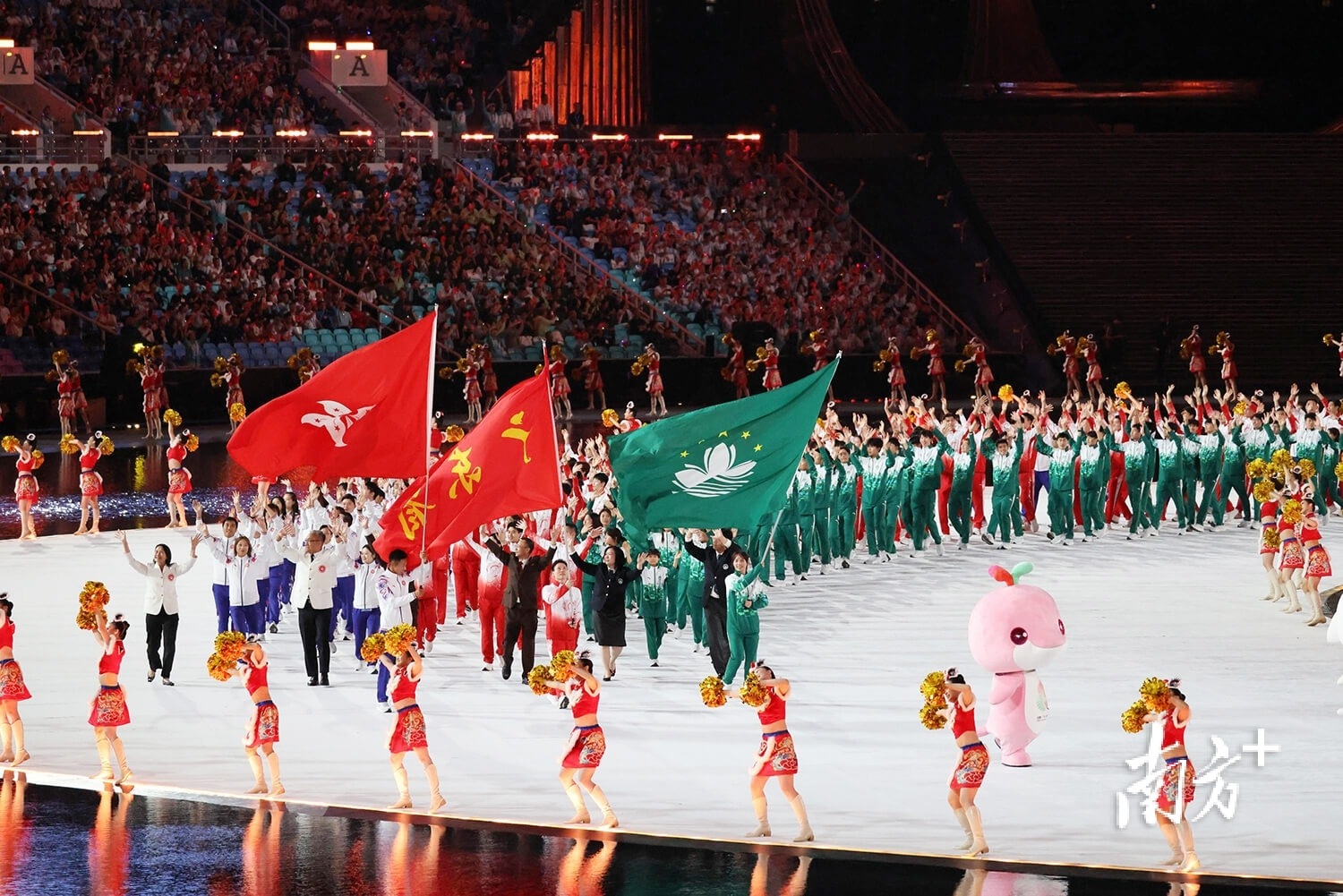 拉波尔塔：诺坎普永远是梅西的家；已将亚马尔伤情告知西足协